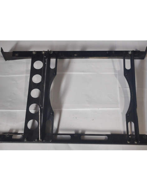 RADIATOR FAN SUPPORTS BRACKET USED